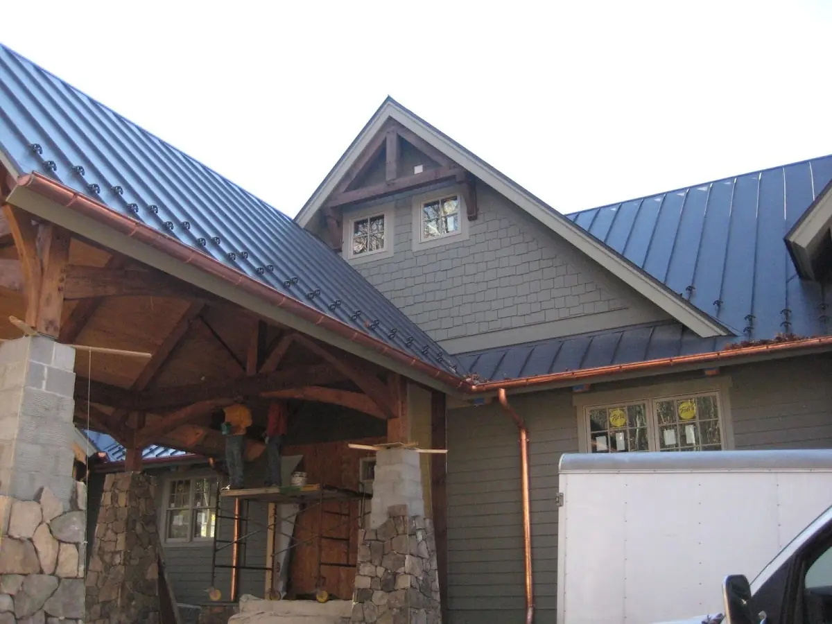 Craftsman Roofing team delivering quality roofing work in Cushetunk